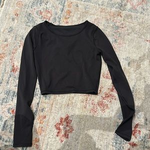Lululemon wunder under cropped long sleeve